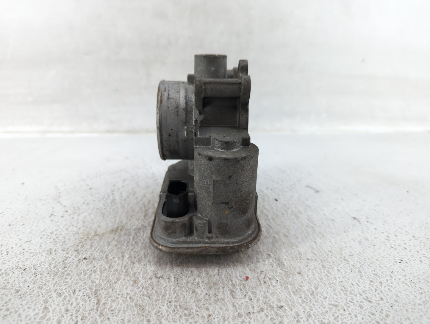 2009-2018 Dodge Journey Throttle Body Fits Fits 2007 2008 2009 2010 2011 2012 2013 2014 2015 2016 2017 2018 OEM Used Auto Pa