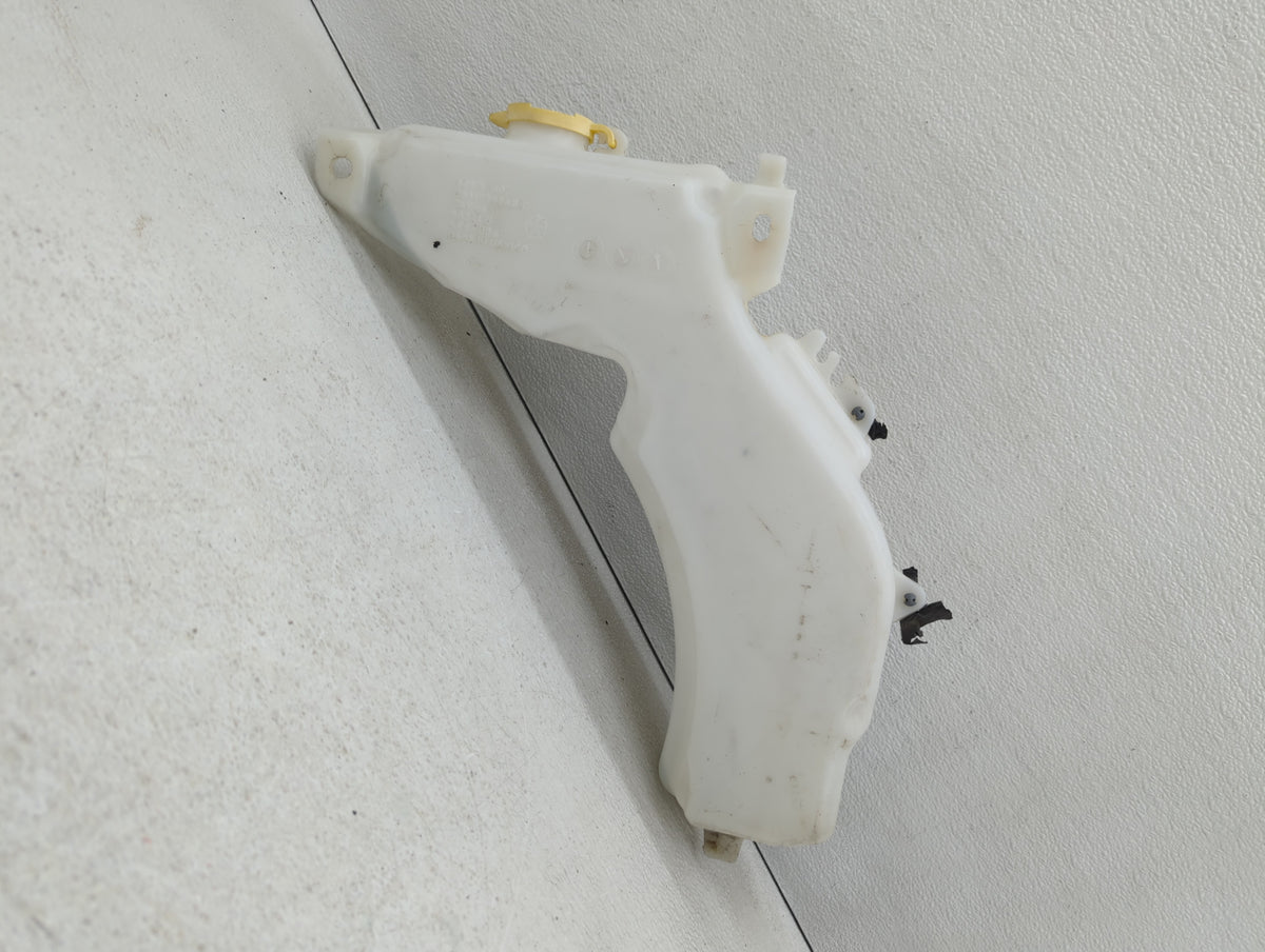 2015 Dodge Journey Windshield Washer Fluid Reservoir Bottle 571407 - Oemusedautoparts1.com