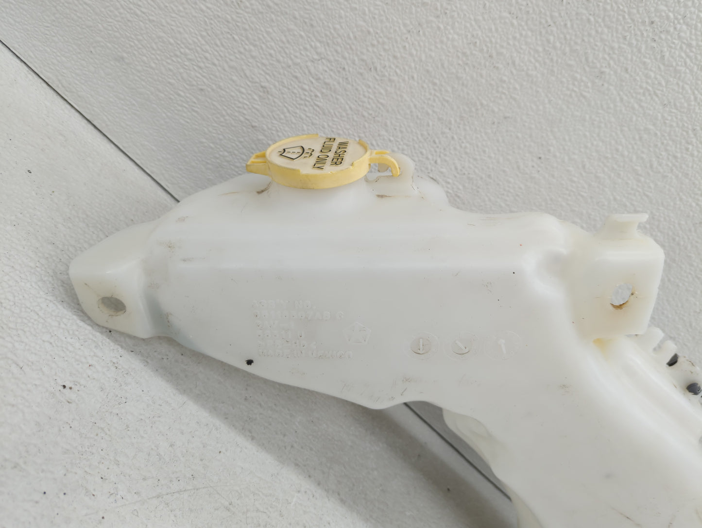 2015 Dodge Journey Windshield Washer Fluid Reservoir Bottle Oem - Oemusedautoparts1.com