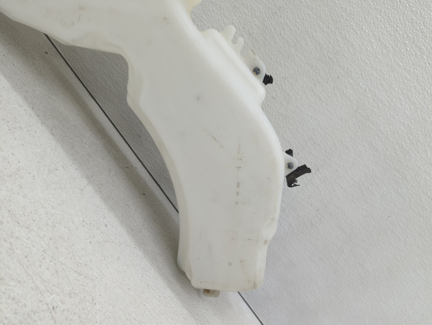 2015 Dodge Journey Windshield Washer Fluid Reservoir Bottle Oem - Oemusedautoparts1.com