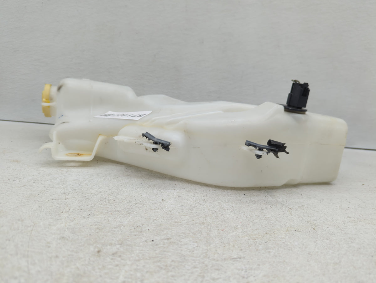 2015 Dodge Journey Windshield Washer Fluid Reservoir Bottle 571407 - Oemusedautoparts1.com