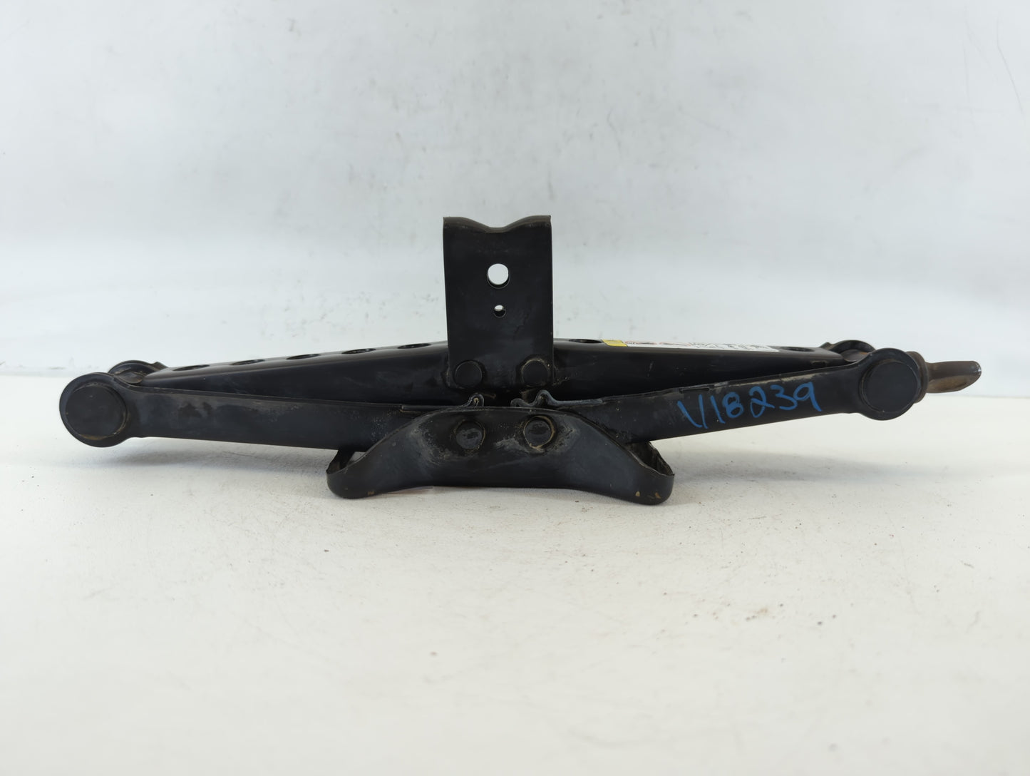 2015 Dodge Journey Spare Scissor Car Jack - Oemusedautoparts1.com