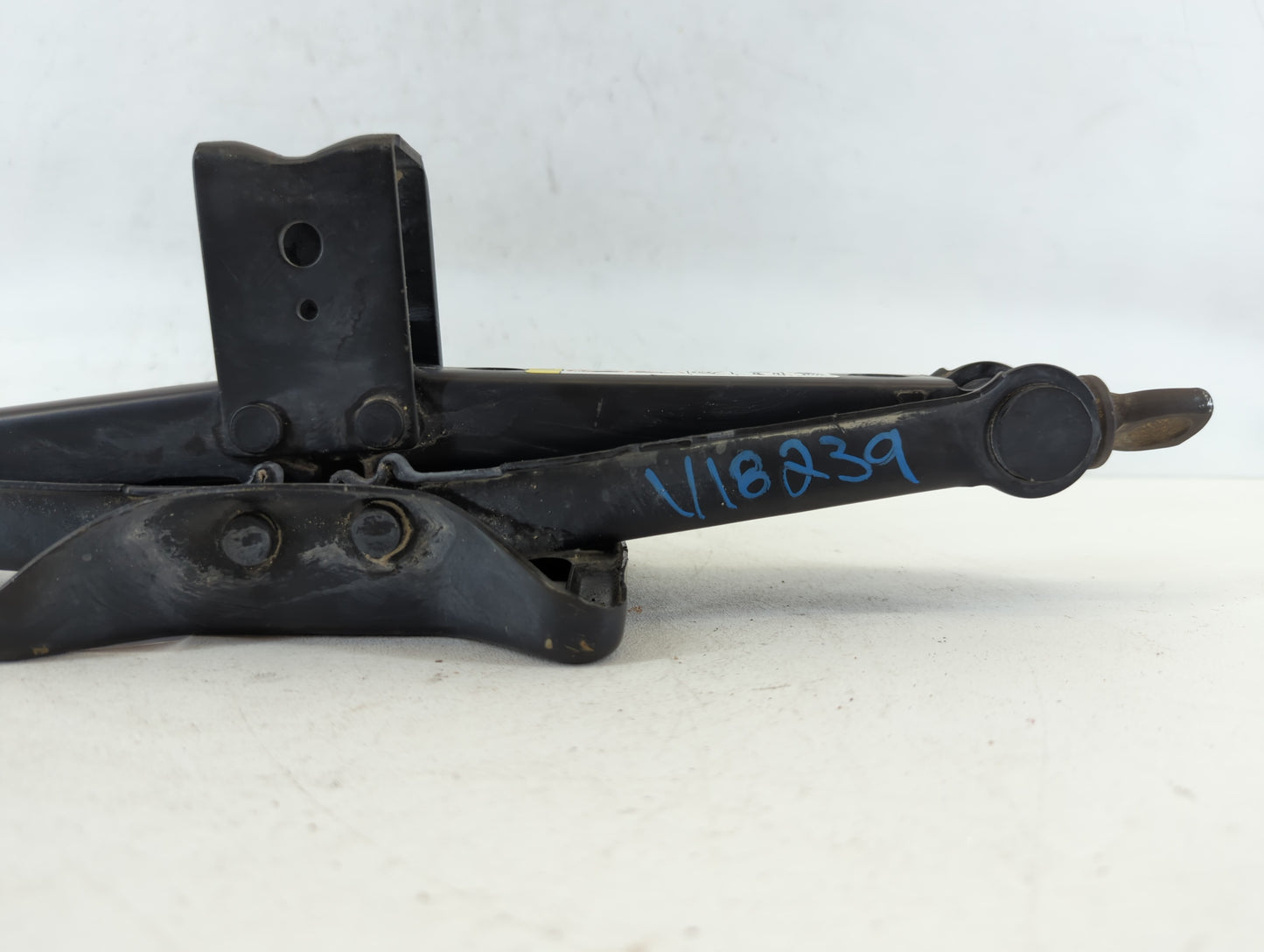 2015 Dodge Journey Spare Scissor Car Jack - Oemusedautoparts1.com
