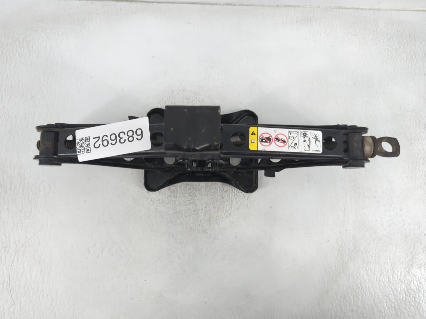 2015 Dodge Journey Spare Scissor Car Jack 683692 - Oemusedautoparts1.com