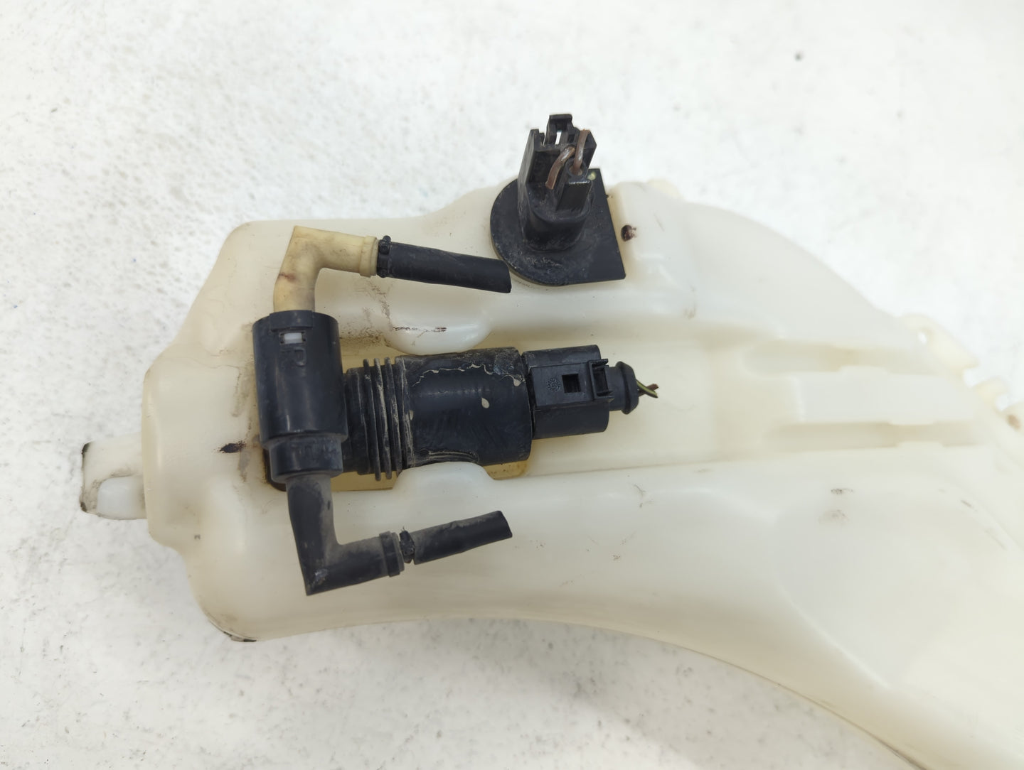 2015 Dodge Journey Windshield Washer Fluid Reservoir Bottle Oem - Oemusedautoparts1.com