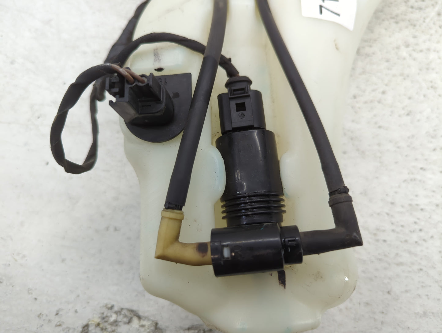 2015 Dodge Journey Windshield Washer Fluid Reservoir Bottle Oem - Oemusedautoparts1.com