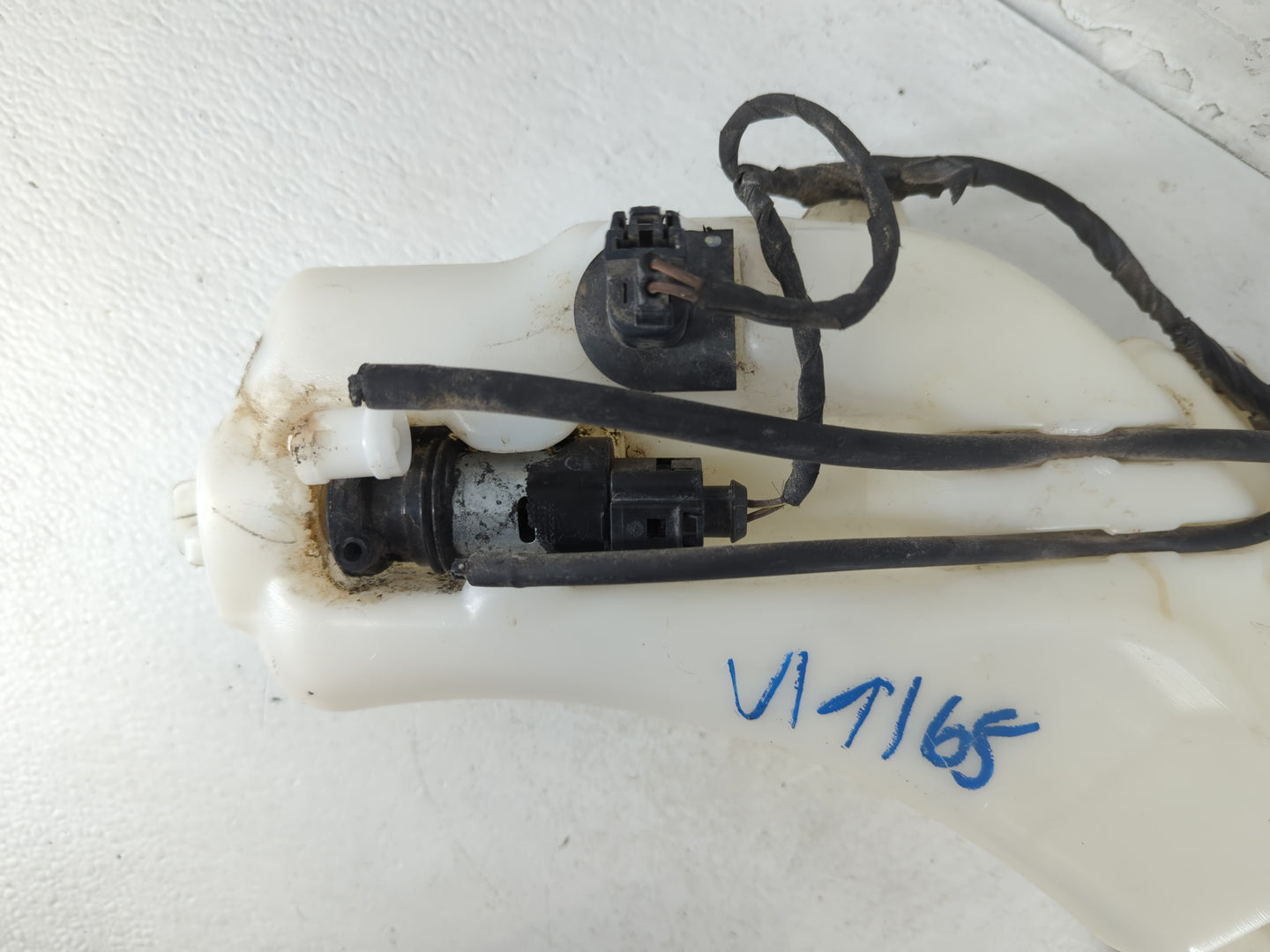 2015 Dodge Journey Windshield Washer Fluid Reservoir Bottle Oem - Oemusedautoparts1.com