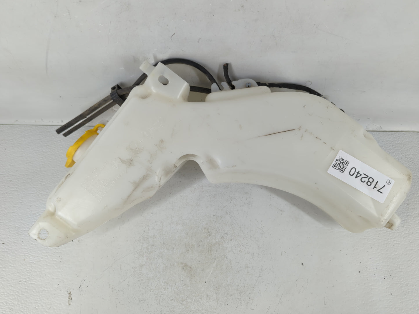 2015 Dodge Journey Windshield Washer Fluid Reservoir Bottle Oem - Oemusedautoparts1.com