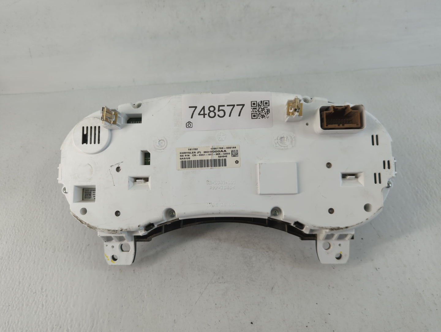 2015 Dodge Journey Instrument Cluster Speedometer Gauges P/N:68249000AA Fits OEM Used Auto Parts - Oemusedautoparts1.com