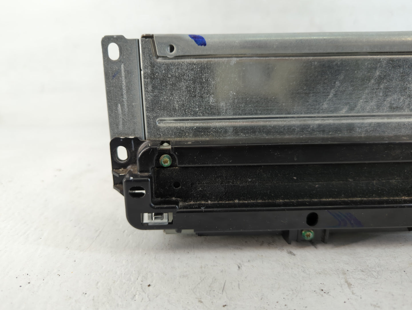 Dodge Journey Am Fm Cd Player Radio Receiver - Oemusedautoparts1.com