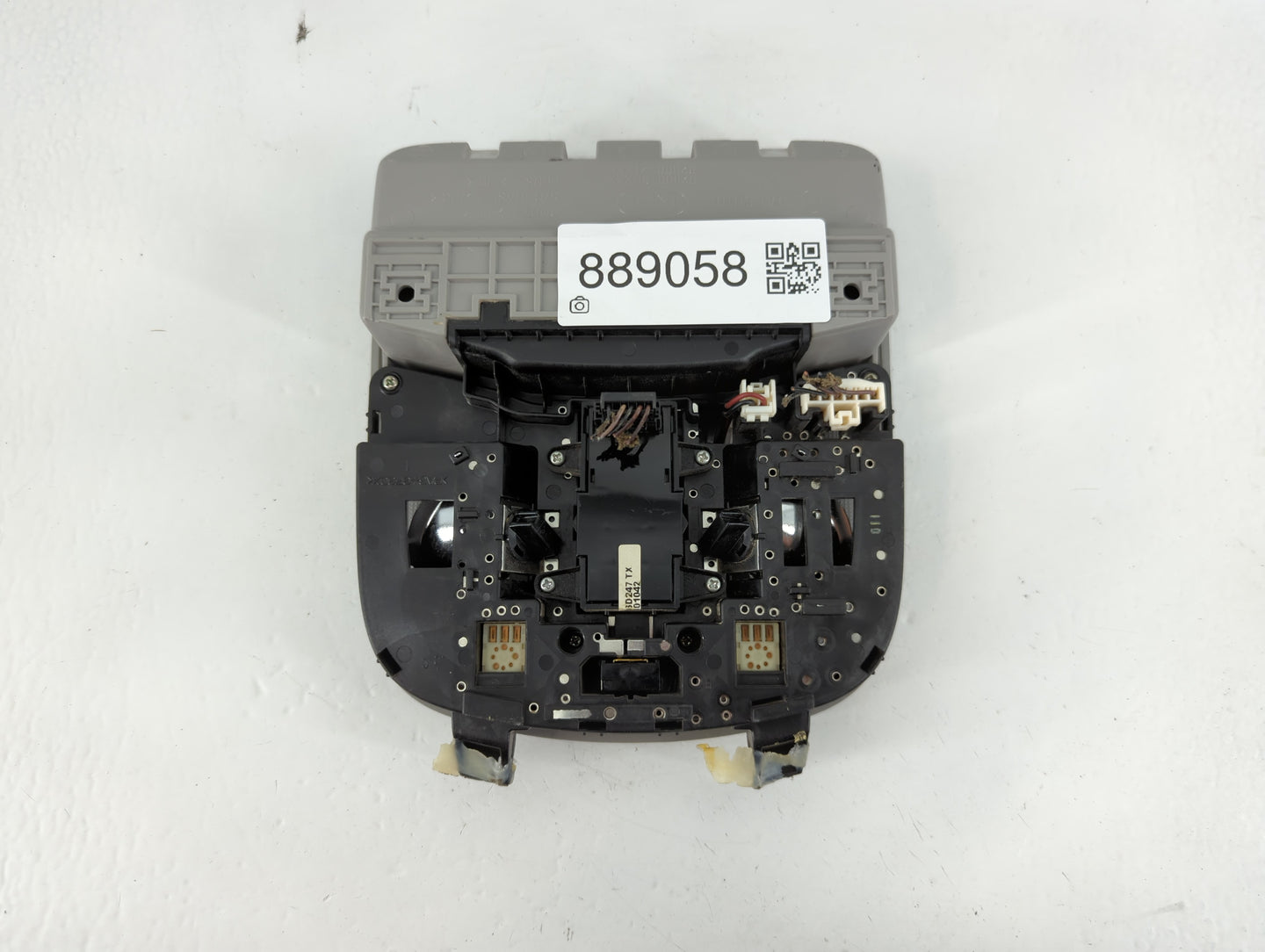 2012-2019 Dodge Journey Overhead Roof Console 889058 - Oemusedautoparts1.com