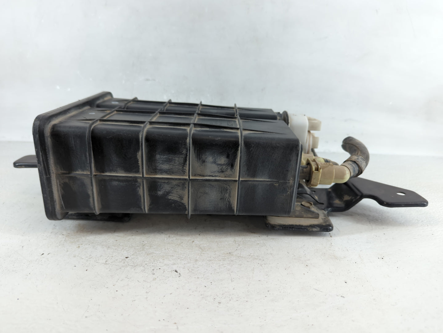 2015 Dodge Journey Fuel Vapor Charcoal Canister 913837 - Oemusedautoparts1.com