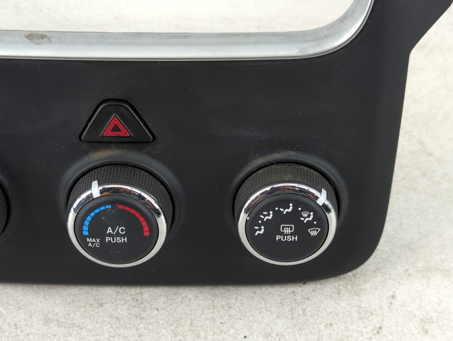 2015 Dodge Ram 1500 Climate Control Module Temperature AC/Heater Replacement P/N:P68268190AA Fits OEM Used Auto Parts - Oemu