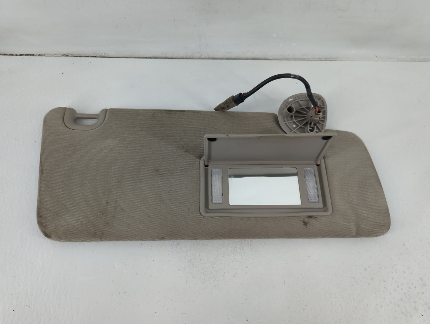 2015 Dodge Ram 1500 Sun Visor Shade Replacement Passenger Right Mirror Fits Fits 2016 2017 2018 2019 2020 OEM Used Auto Part