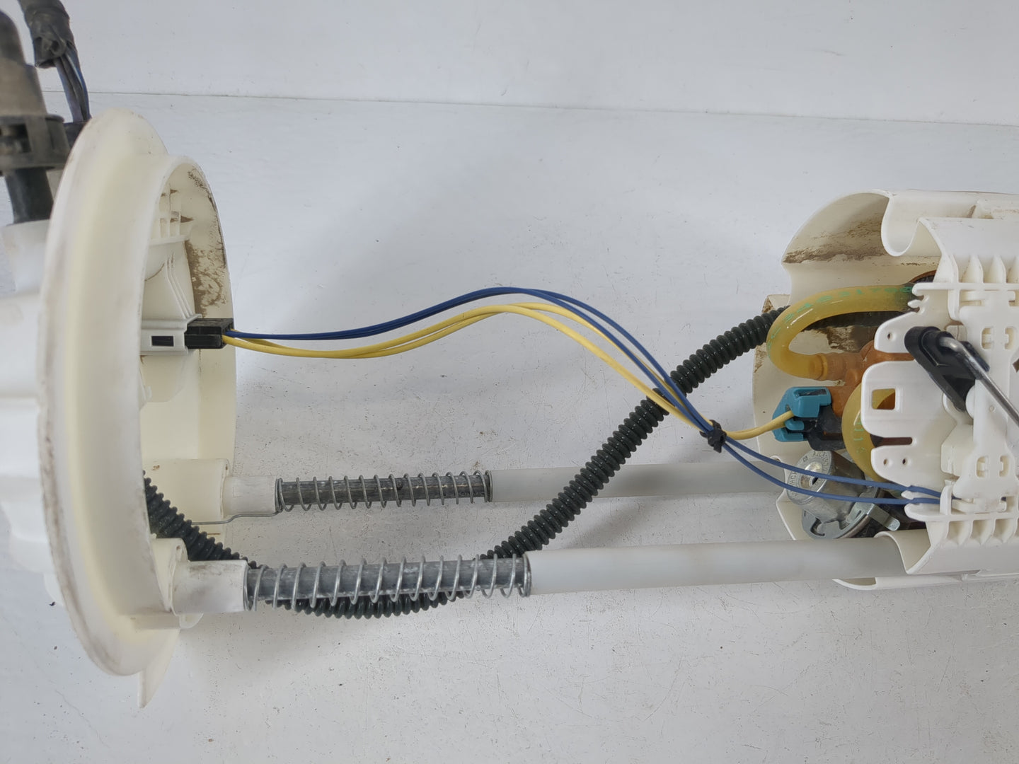 Dodge Ram 1500 Electrical Gas Fuel Pump Assembly - Oemusedautoparts1.com