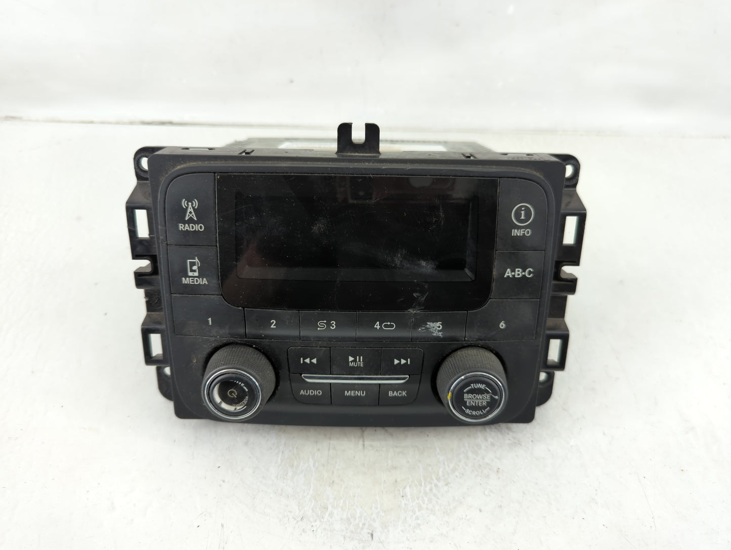 2015 Dodge Ram 1500 Radio AM FM Cd Player Receiver Replacement P/N:P68245816AD Fits Fits 2016 OEM Used Auto Parts - Oemuseda