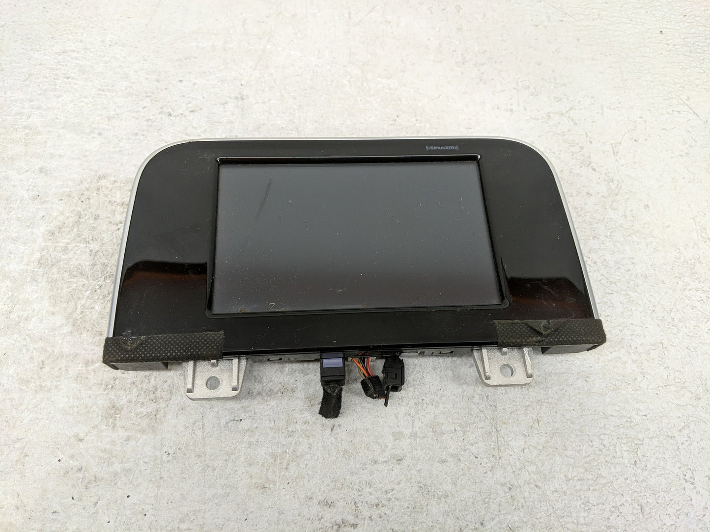 2015 Dodge Ram 1500 Radio AM FM Cd Player Receiver Replacement P/N:P68228668AD Fits Fits 2016 OEM Used Auto Parts - Oemuseda