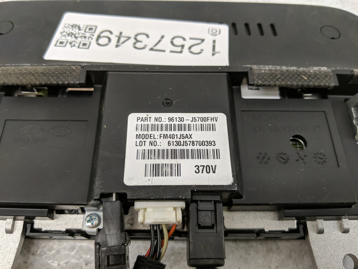 2015 Dodge Ram 1500 Radio AM FM Cd Player Receiver Replacement P/N:P68228668AD Fits Fits 2016 OEM Used Auto Parts - Oemuseda