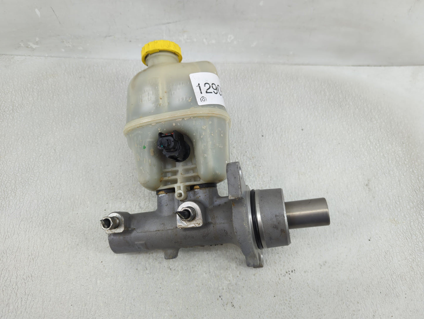 2006-2006 Dodge Ram 1500 Brake Master Cylinder 1290564 - Oemusedautoparts1.com