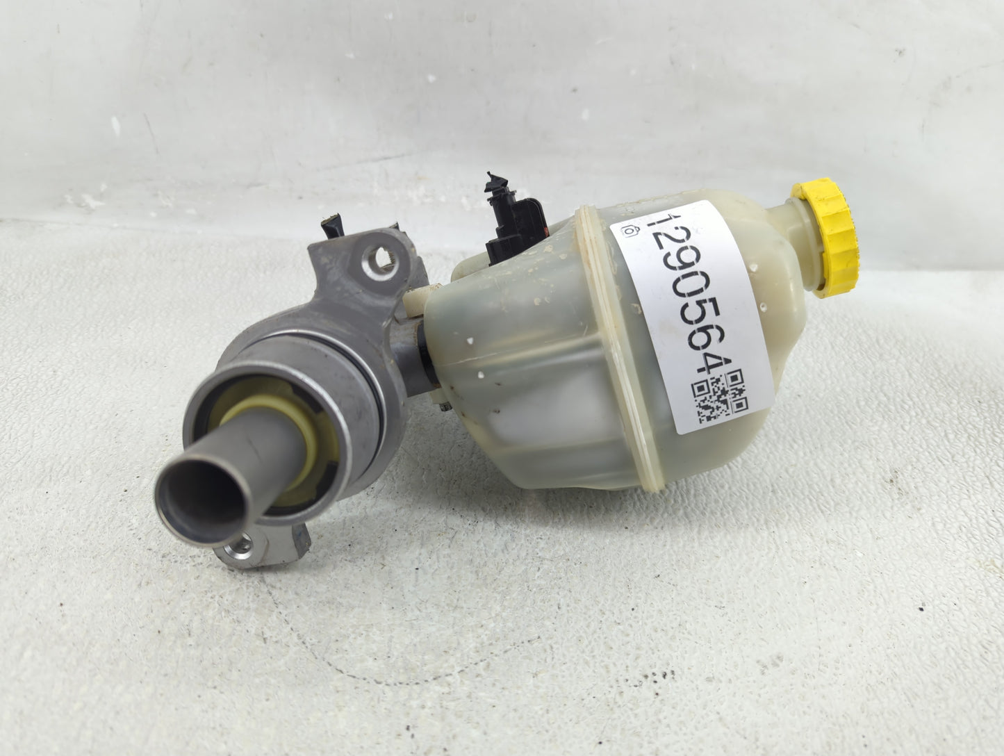 2006-2006 Dodge Ram 1500 Brake Master Cylinder 1290564 - Oemusedautoparts1.com