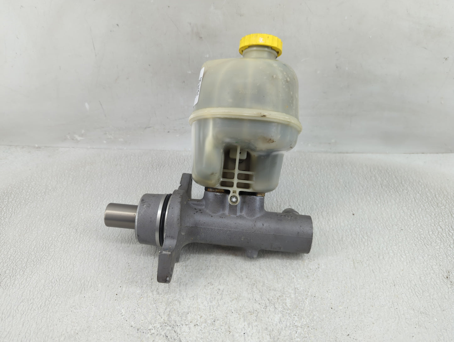 2006-2006 Dodge Ram 1500 Brake Master Cylinder 1290564 - Oemusedautoparts1.com