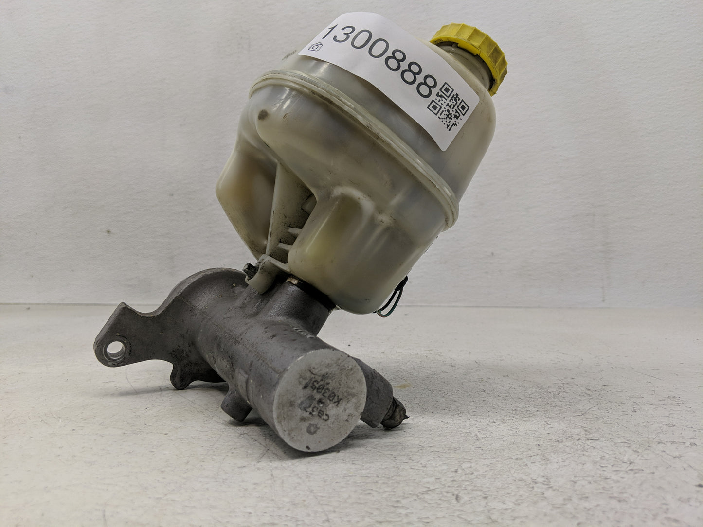 2007-2008 Dodge Ram 1500 Brake Master Cylinder - Oemusedautoparts1.com