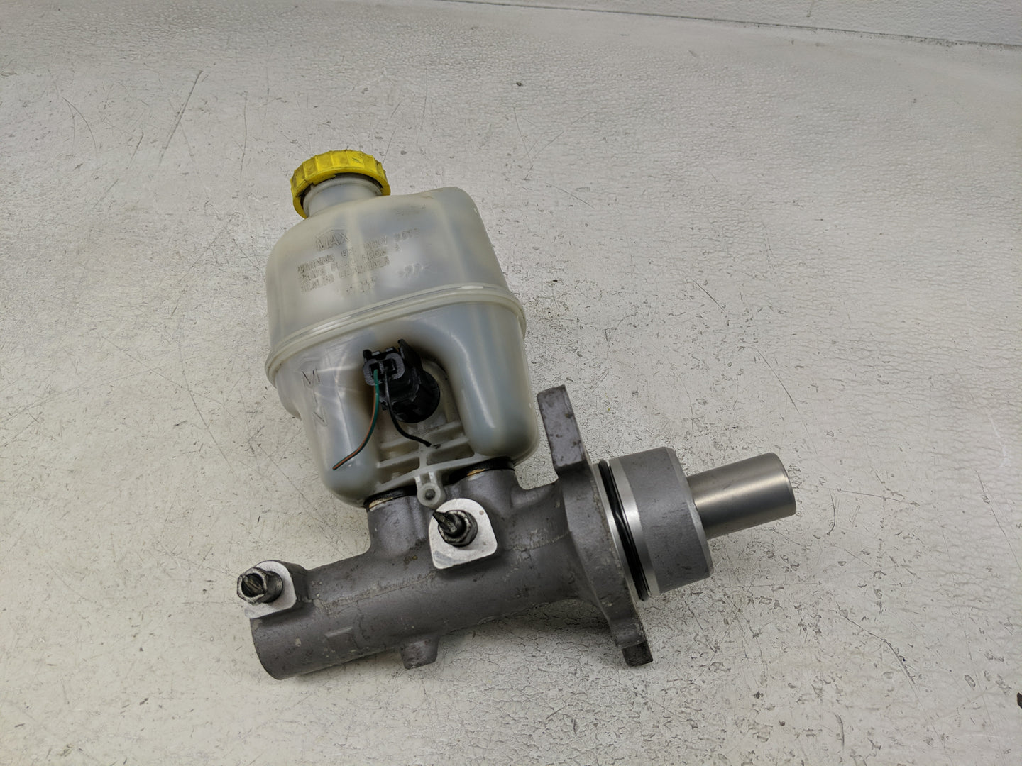 2007-2008 Dodge Ram 1500 Brake Master Cylinder - Oemusedautoparts1.com