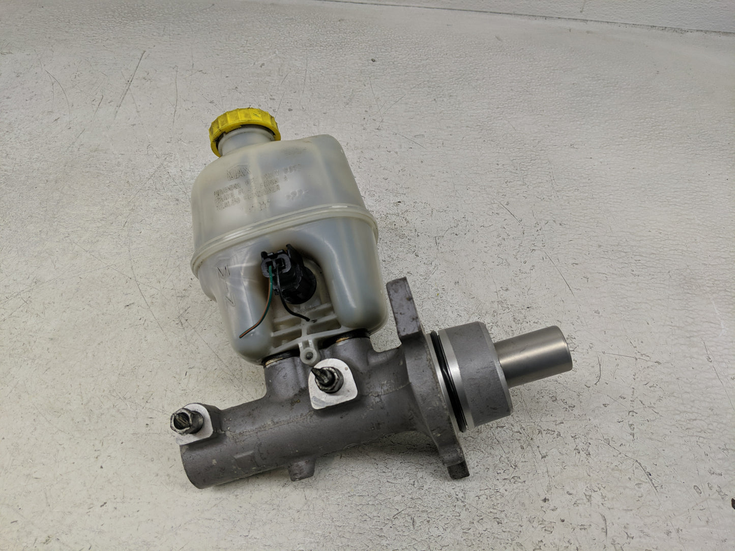 2007-2008 Dodge Ram 1500 Brake Master Cylinder - Oemusedautoparts1.com