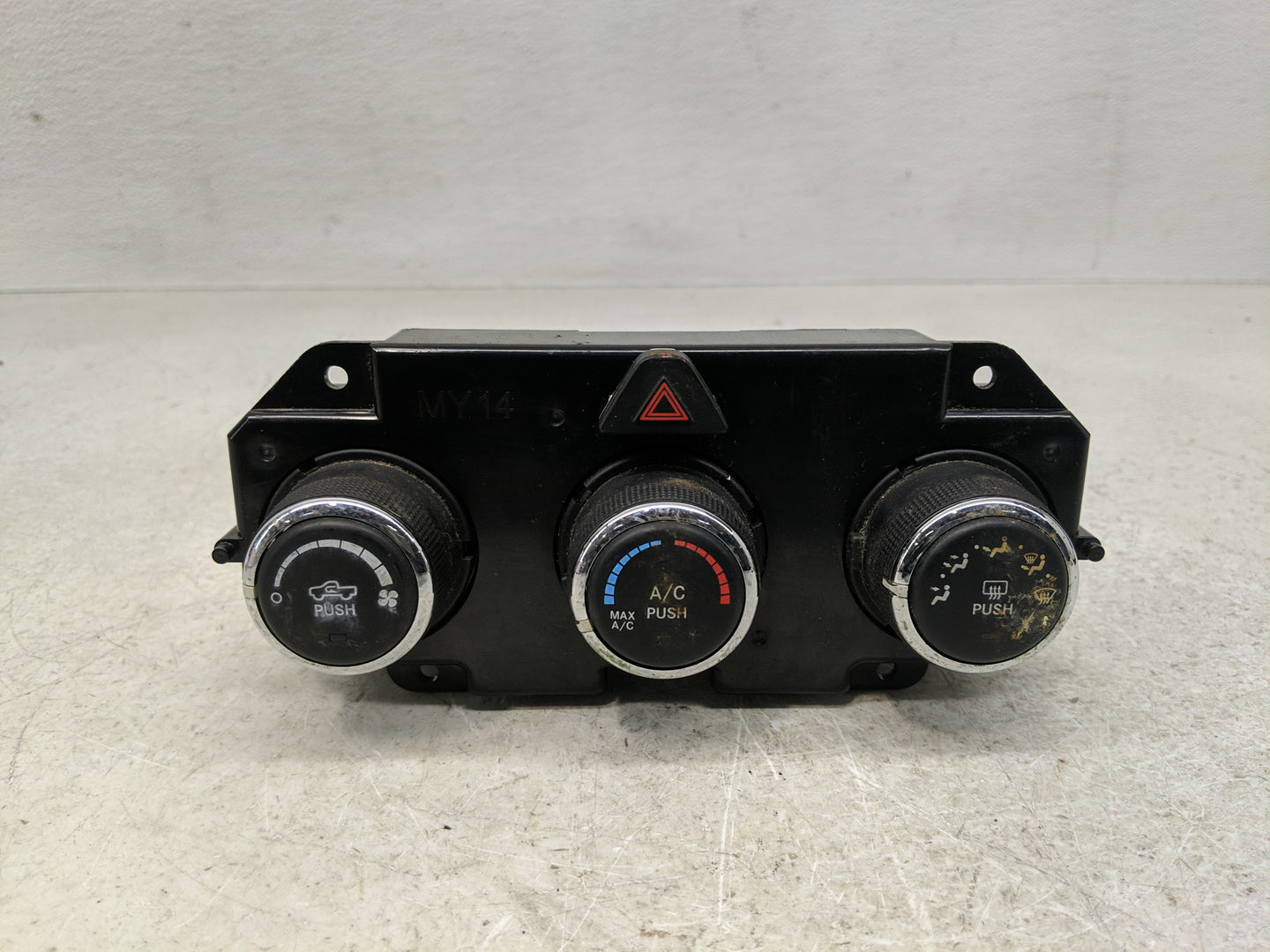 2015 Dodge Ram 1500 Climate Control Module Temperature AC/Heater Replacement P/N:P68236776AB Fits OEM Used Auto Parts - Oemu