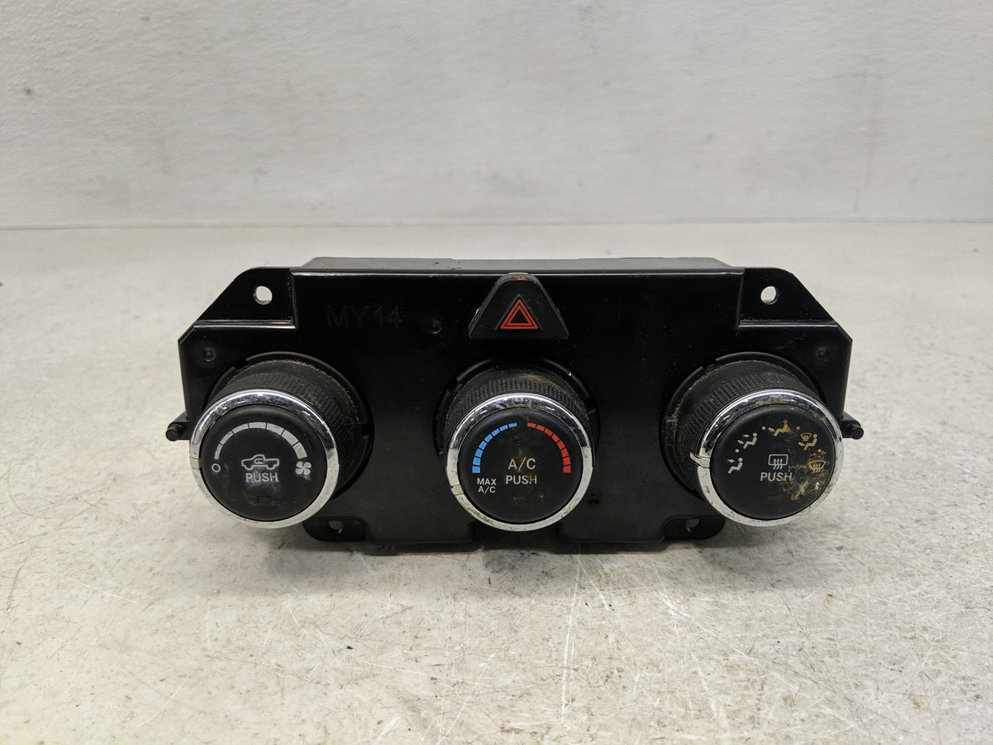 2015 Dodge Ram 1500 Climate Control Module Temperature AC/Heater Replacement P/N:P68236776AB Fits OEM Used Auto Parts - Oemu