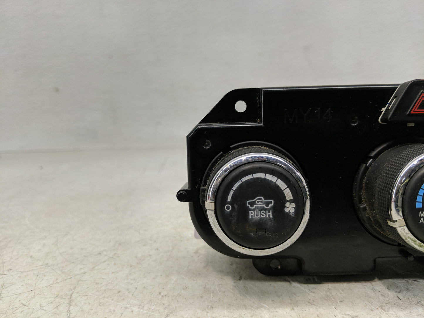 2015 Dodge Ram 1500 Climate Control Module Temperature AC/Heater Replacement P/N:P68236776AB Fits OEM Used Auto Parts - Oemu