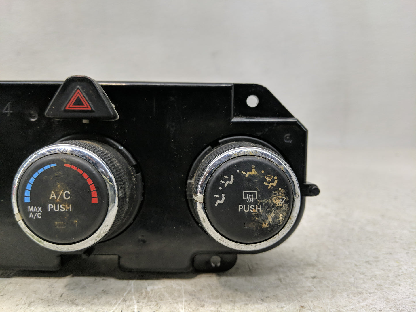 2015 Dodge Ram 1500 Climate Control Module Temperature AC/Heater Replacement P/N:P68236776AB Fits OEM Used Auto Parts - Oemu