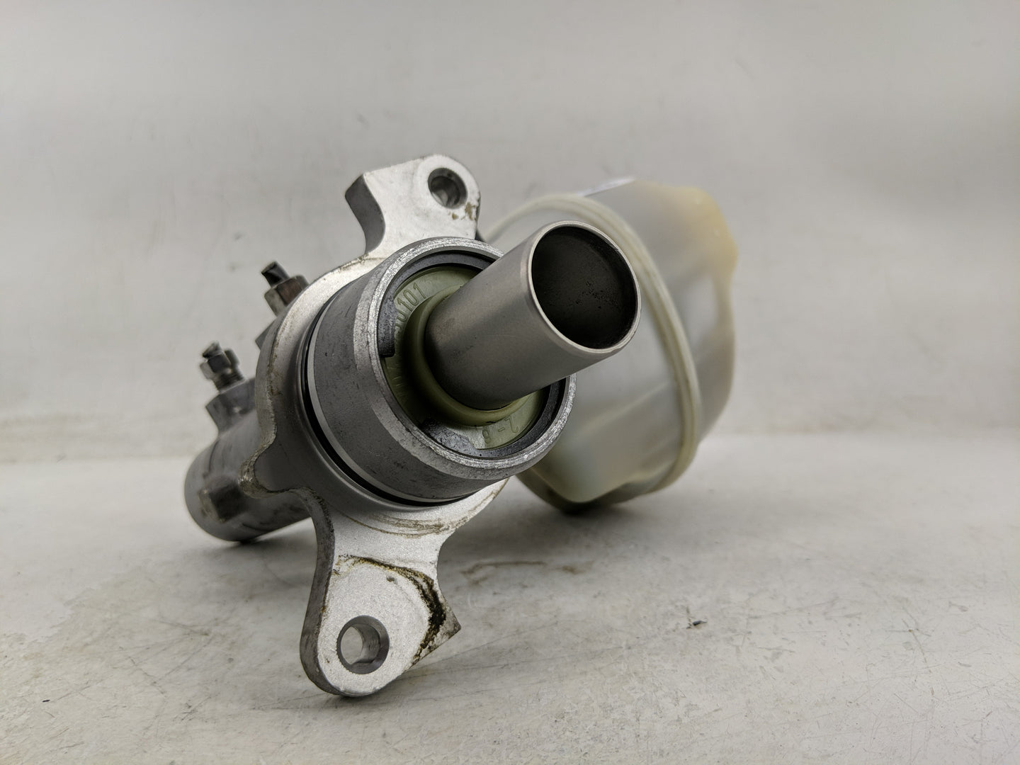 2007-2008 Dodge Ram 1500 Brake Master Cylinder - Oemusedautoparts1.com