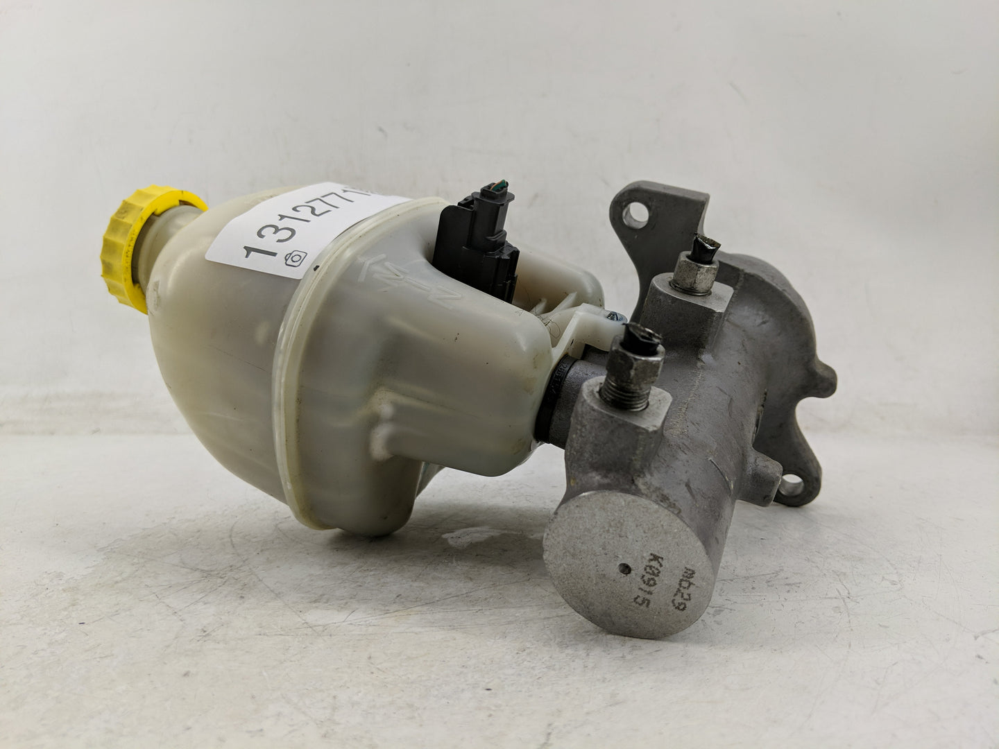2007-2008 Dodge Ram 1500 Brake Master Cylinder - Oemusedautoparts1.com