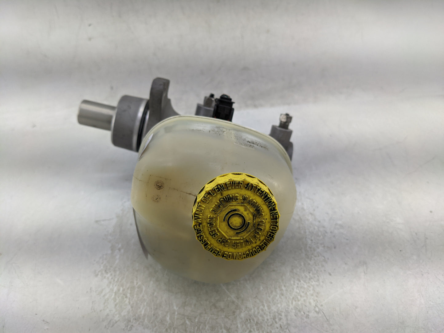 2007-2008 Dodge Ram 1500 Brake Master Cylinder - Oemusedautoparts1.com