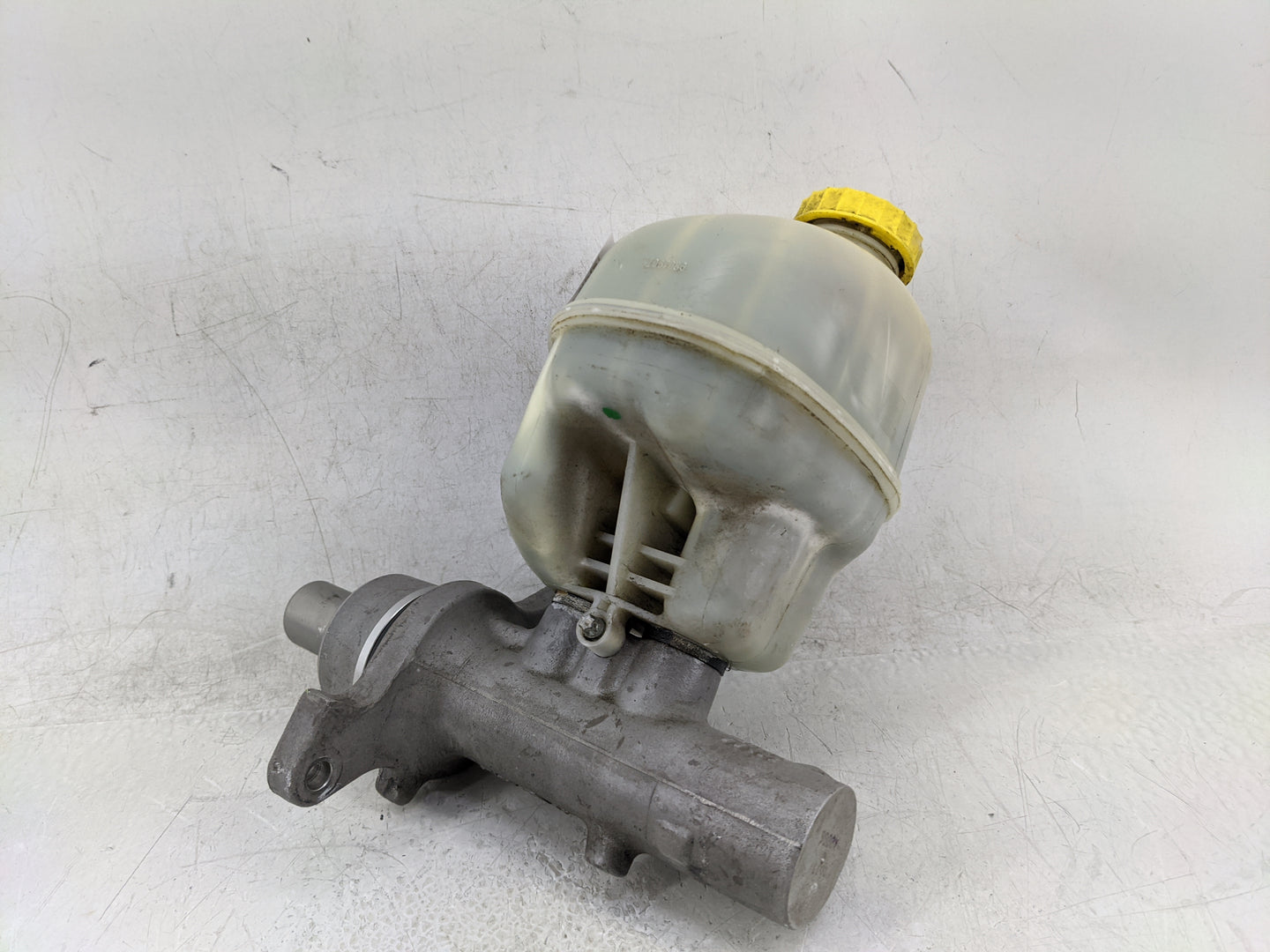 2007-2008 Dodge Ram 1500 Brake Master Cylinder - Oemusedautoparts1.com
