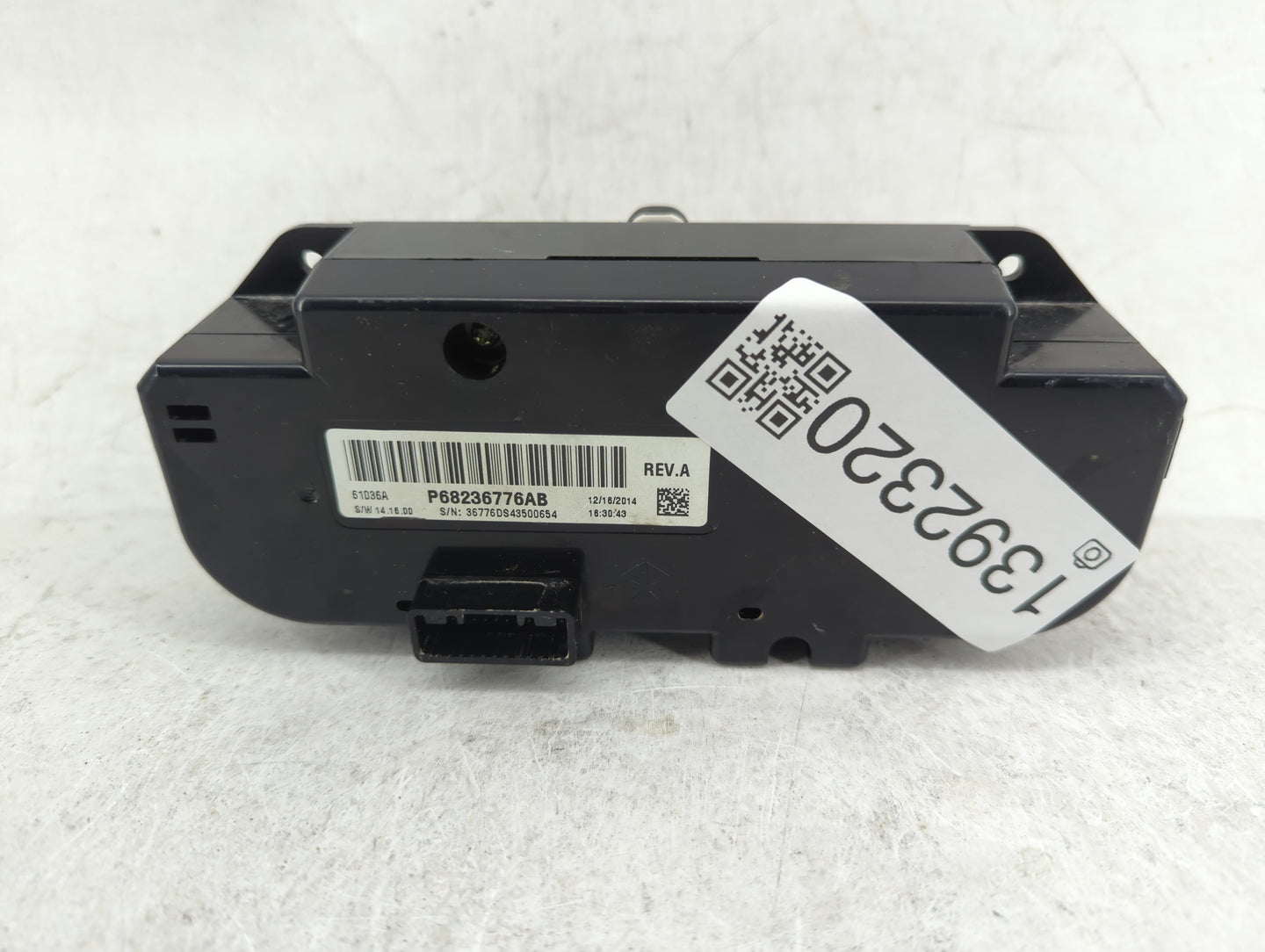 2015 Dodge Ram 1500 Climate Control Module Temperature AC/Heater Replacement P/N:P68236776AB Fits OEM Used Auto Parts - Oemu