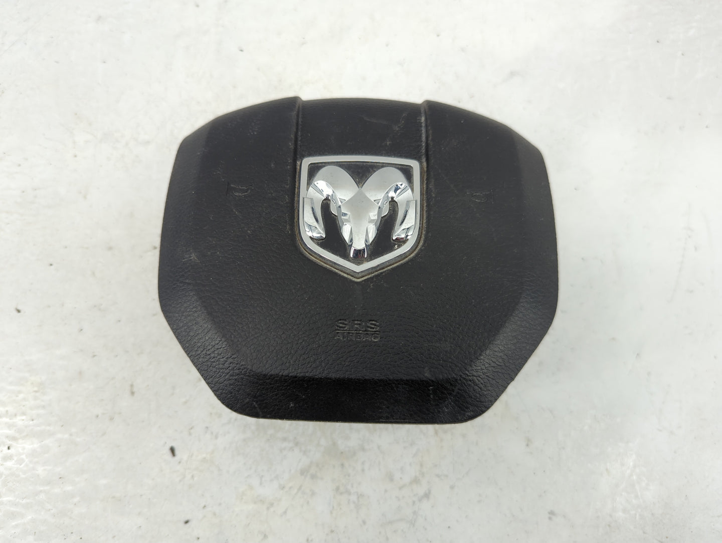 2015 Dodge Ram 1500 Air Bag Driver Left Steering Wheel Mounted P/N:1ZT78JXWAB Fits OEM Used Auto Parts - Oemusedautoparts1.c