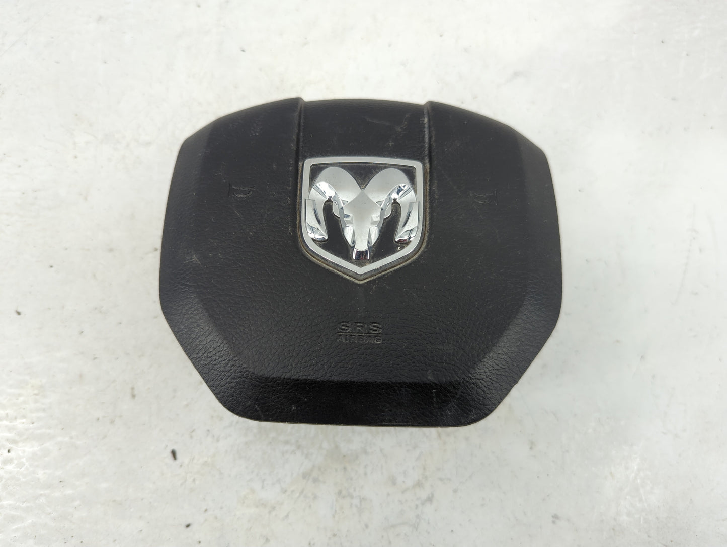 2015 Dodge Ram 1500 Air Bag Driver Left Steering Wheel Mounted P/N:1ZT78JXWAB Fits OEM Used Auto Parts - Oemusedautoparts1.c