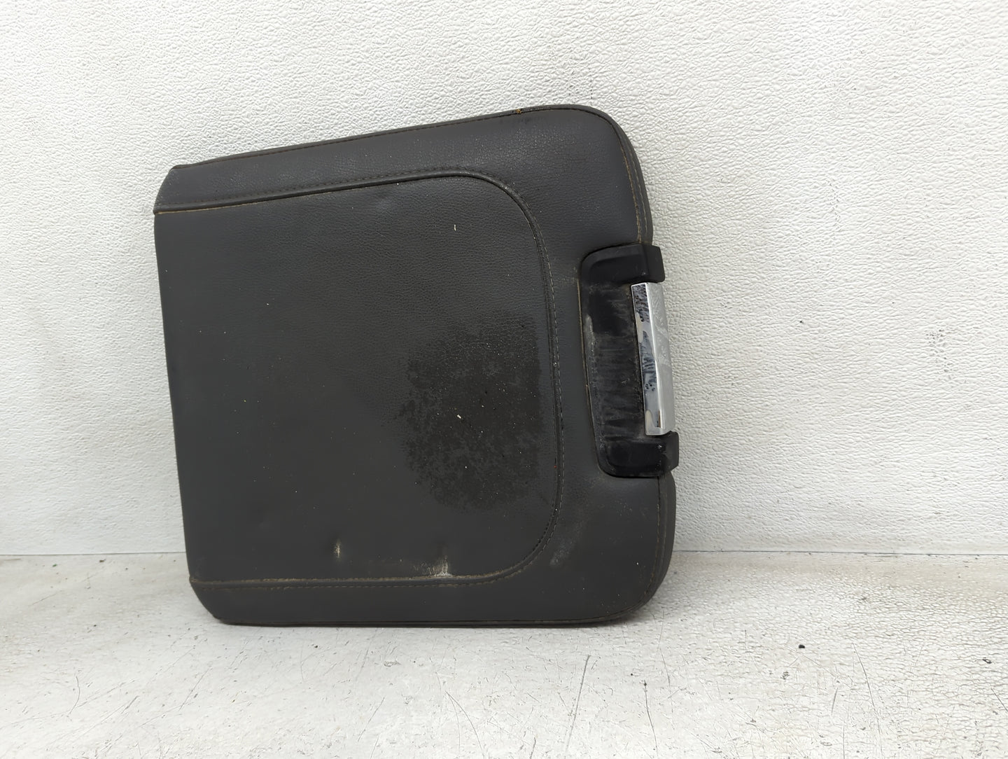2015 Dodge Ram 1500 Center Console Armrest Cover Lid Fits OEM Used Auto Parts - Oemusedautoparts1.com