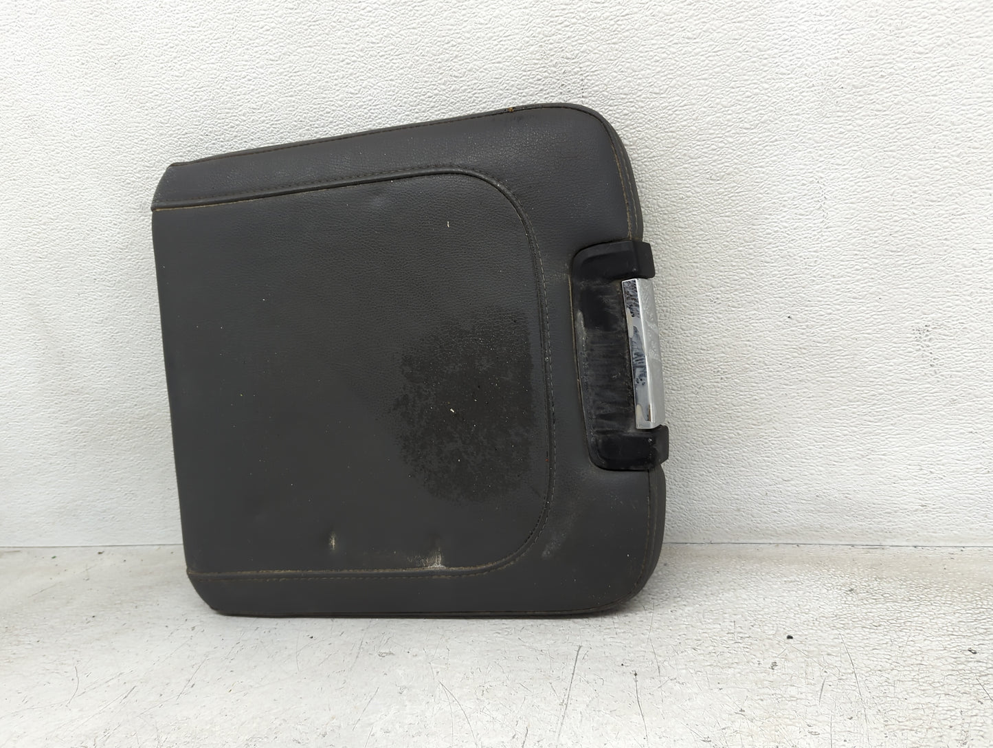 2015 Dodge Ram 1500 Center Console Armrest Cover Lid Fits OEM Used Auto Parts - Oemusedautoparts1.com