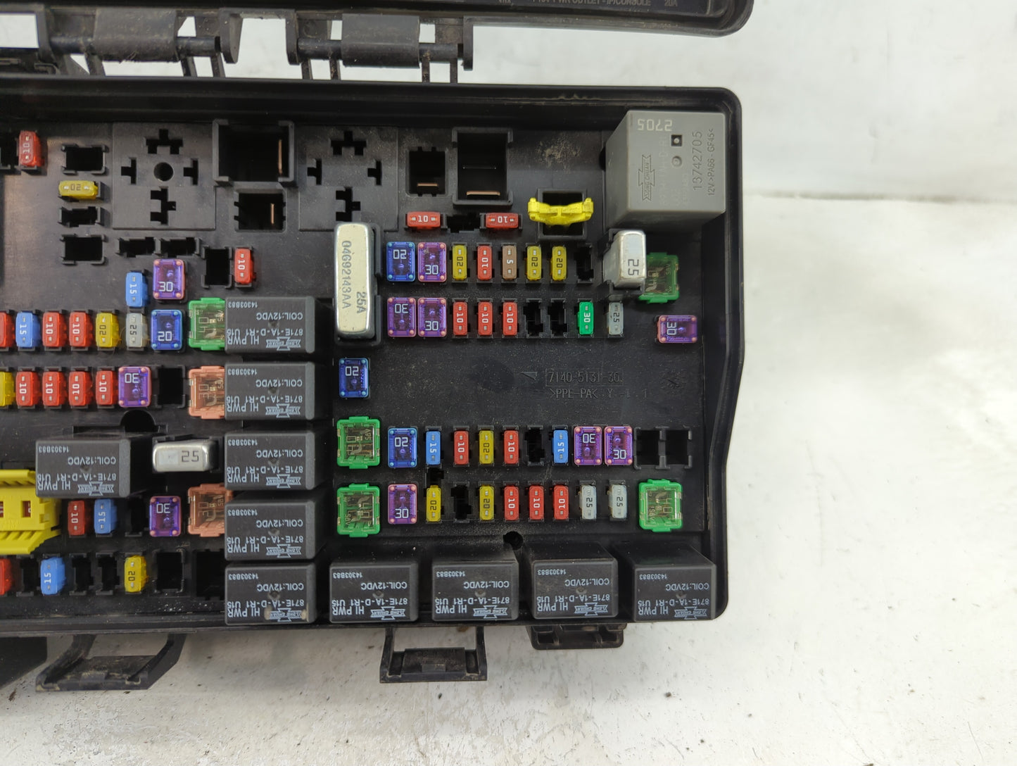 2015 Dodge Ram 1500 Fusebox Fuse Box Panel Relay Module P/N:7140-1980-30 Fits OEM Used Auto Parts - Oemusedautoparts1.com