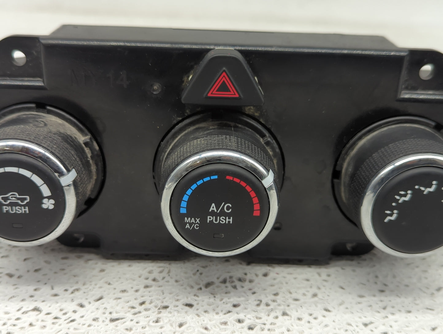 2015 Dodge Ram 1500 Climate Control Module Temperature AC/Heater Replacement P/N:P68236777AB Fits OEM Used Auto Parts - Oemu