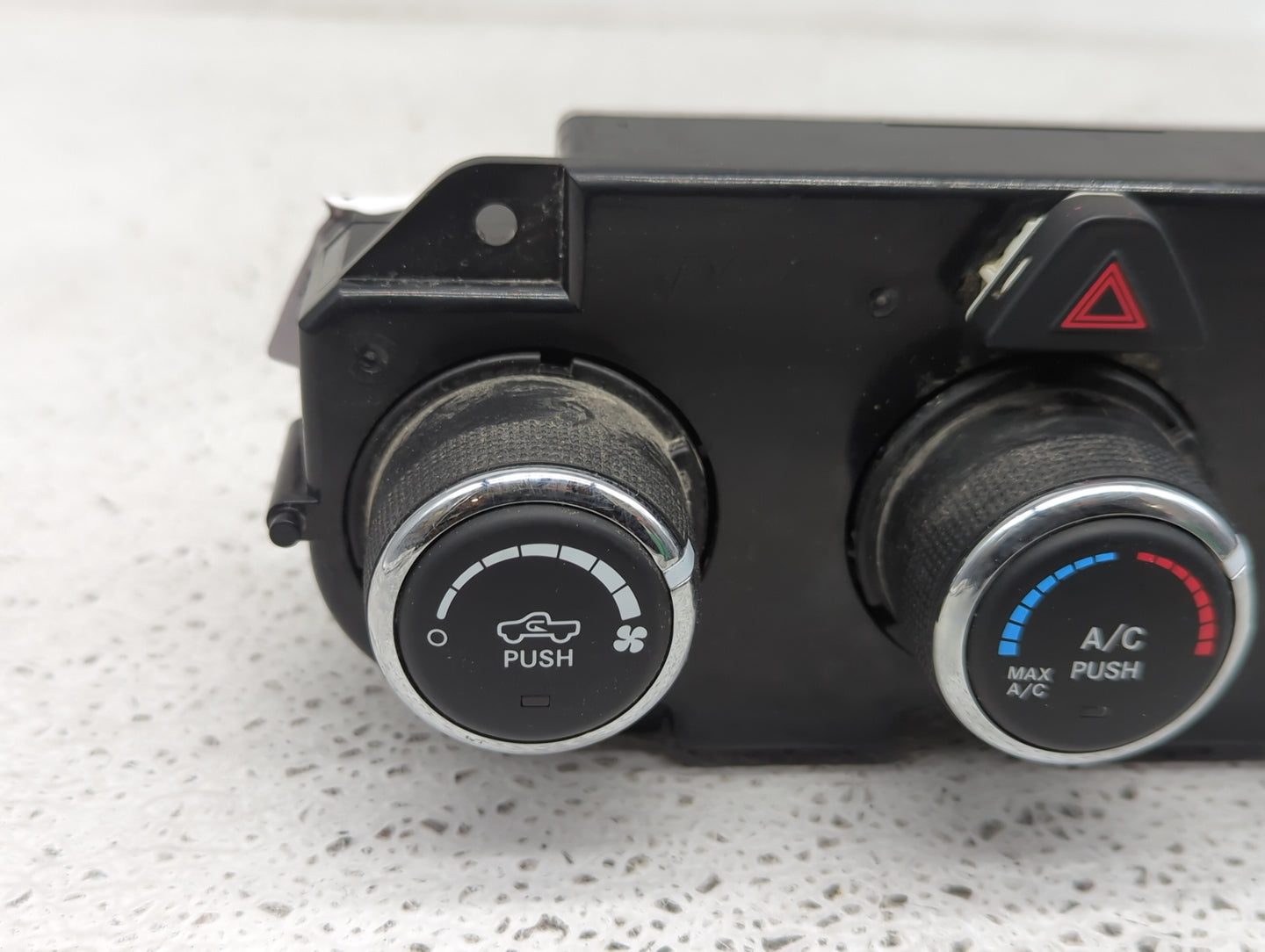 2015 Dodge Ram 1500 Climate Control Module Temperature AC/Heater Replacement P/N:P68236777AB Fits OEM Used Auto Parts - Oemu