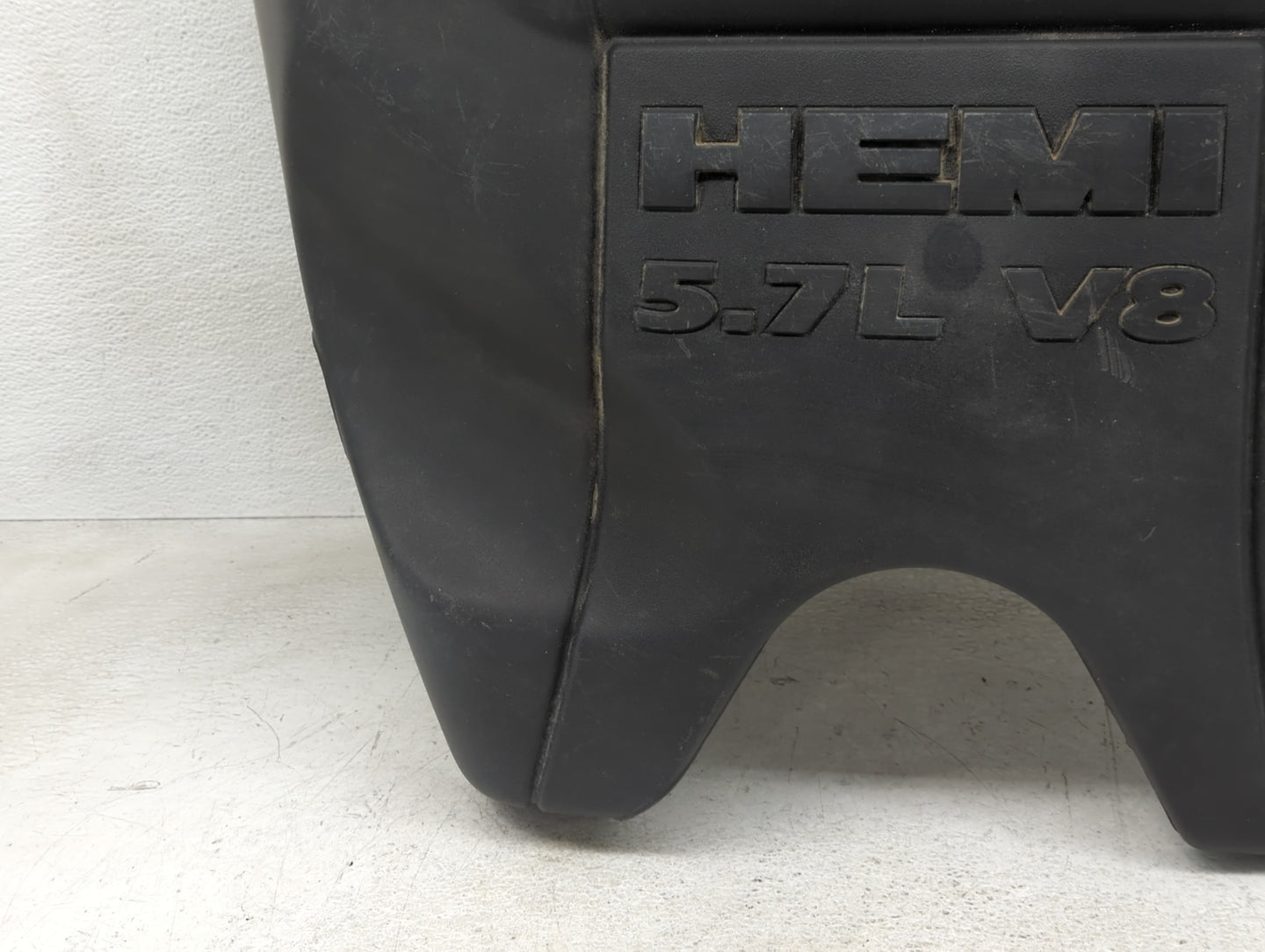 2015 Dodge Ram 1500 Engine Cover - Oemusedautoparts1.com