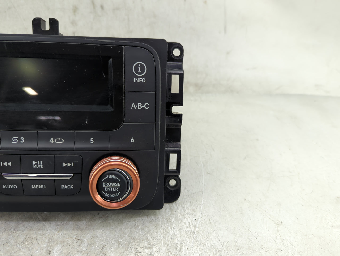 2015 Dodge Ram 1500 Radio AM FM Cd Player Receiver Replacement P/N:P68245816AC Fits Fits 2016 OEM Used Auto Parts - Oemuseda