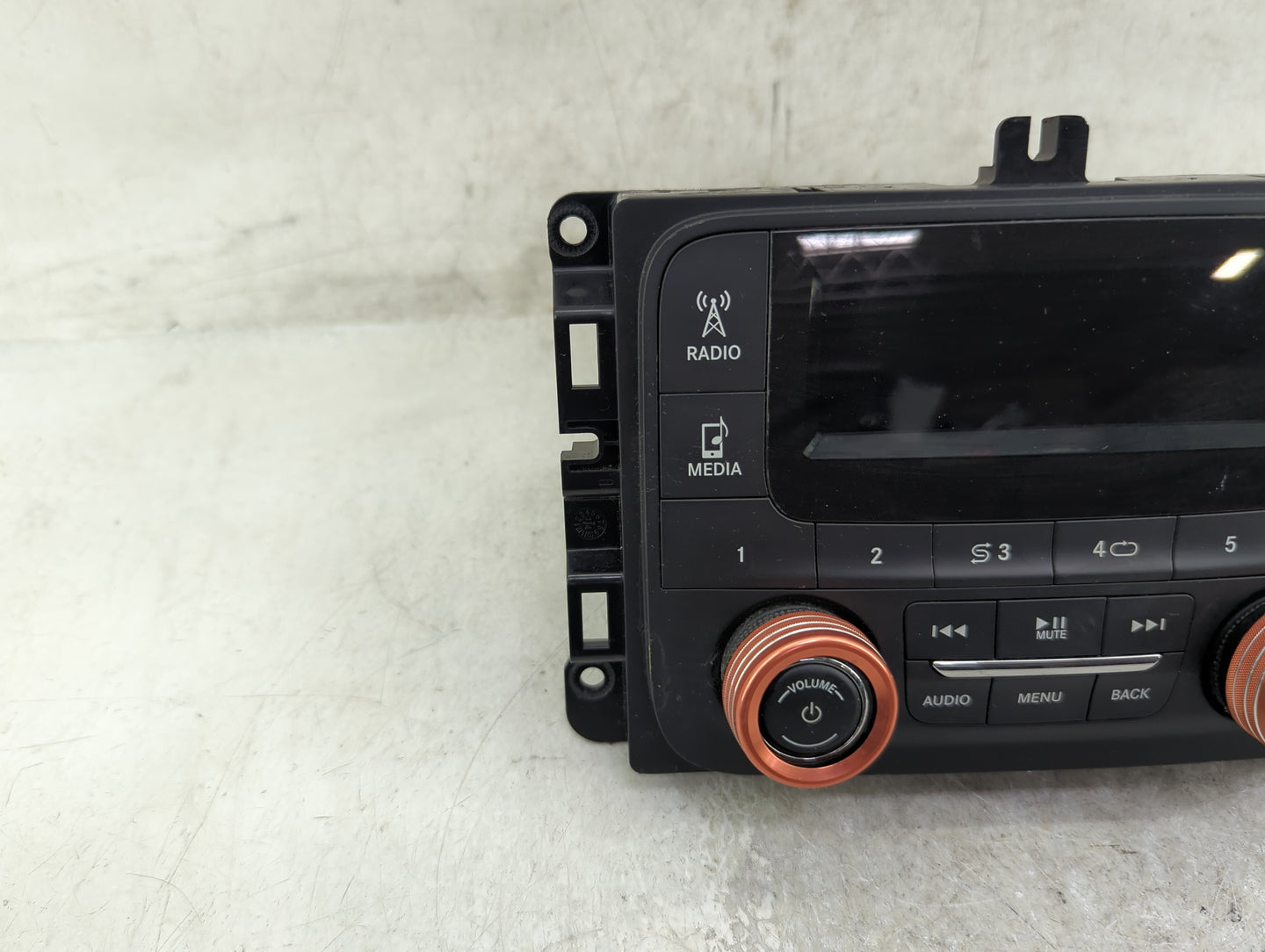 2015 Dodge Ram 1500 Radio AM FM Cd Player Receiver Replacement P/N:P68245816AC Fits Fits 2016 OEM Used Auto Parts - Oemuseda