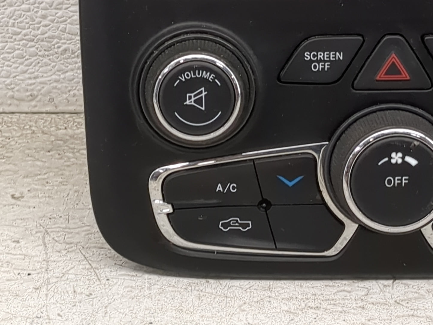 2015 Dodge Ram 1500 Climate Control Module Temperature AC/Heater Replacement P/N:1UJ96DX9AF Fits OEM Used Auto Parts - Oemus