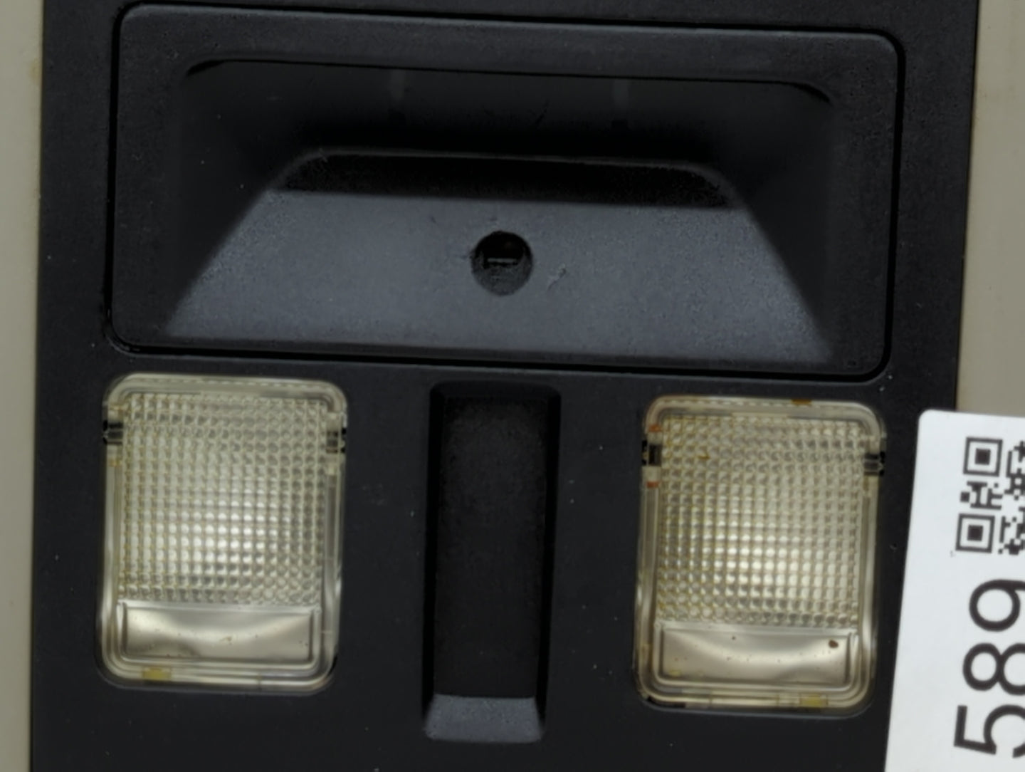 2015 Dodge Ram 1500 Center Floor Console P/N:68105821AB N00432 Fits Fits 2013 2014 OEM Used Auto Parts - Oemusedautoparts1.c