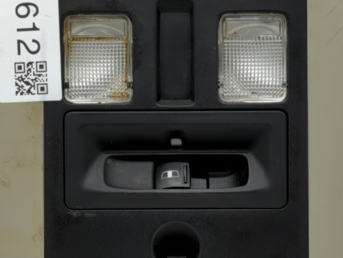 2015 Dodge Ram 1500 Center Floor Console P/N:68105822AB Fits Fits 2013 2014 OEM Used Auto Parts - Oemusedautoparts1.com